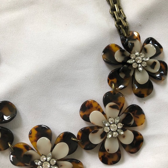 Tortoise flower Baublebar Necklace - Picture 3 of 6